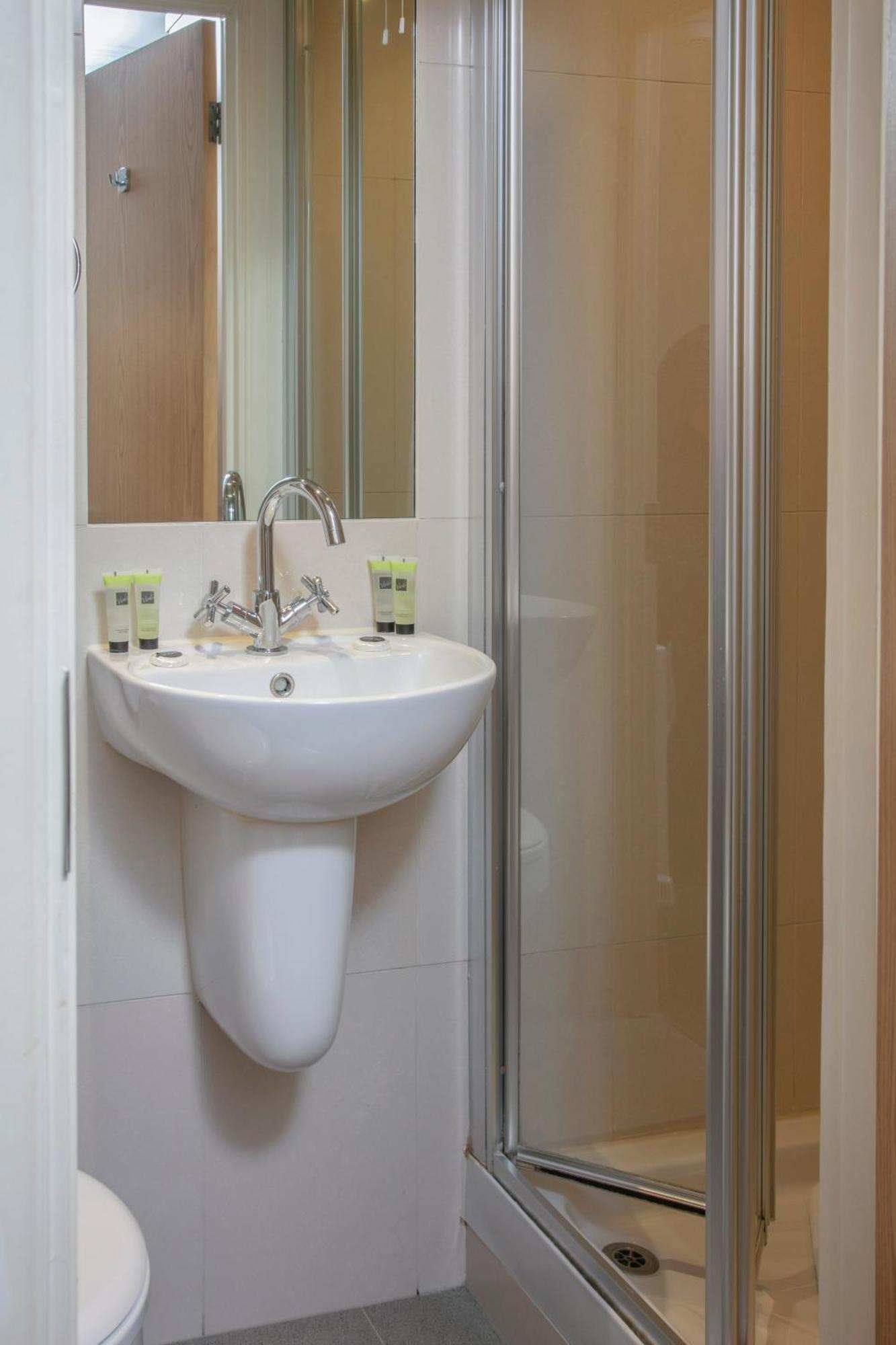 Queensway Hotel, Sure Hotel Collection By Best Western Лондон Номер фото